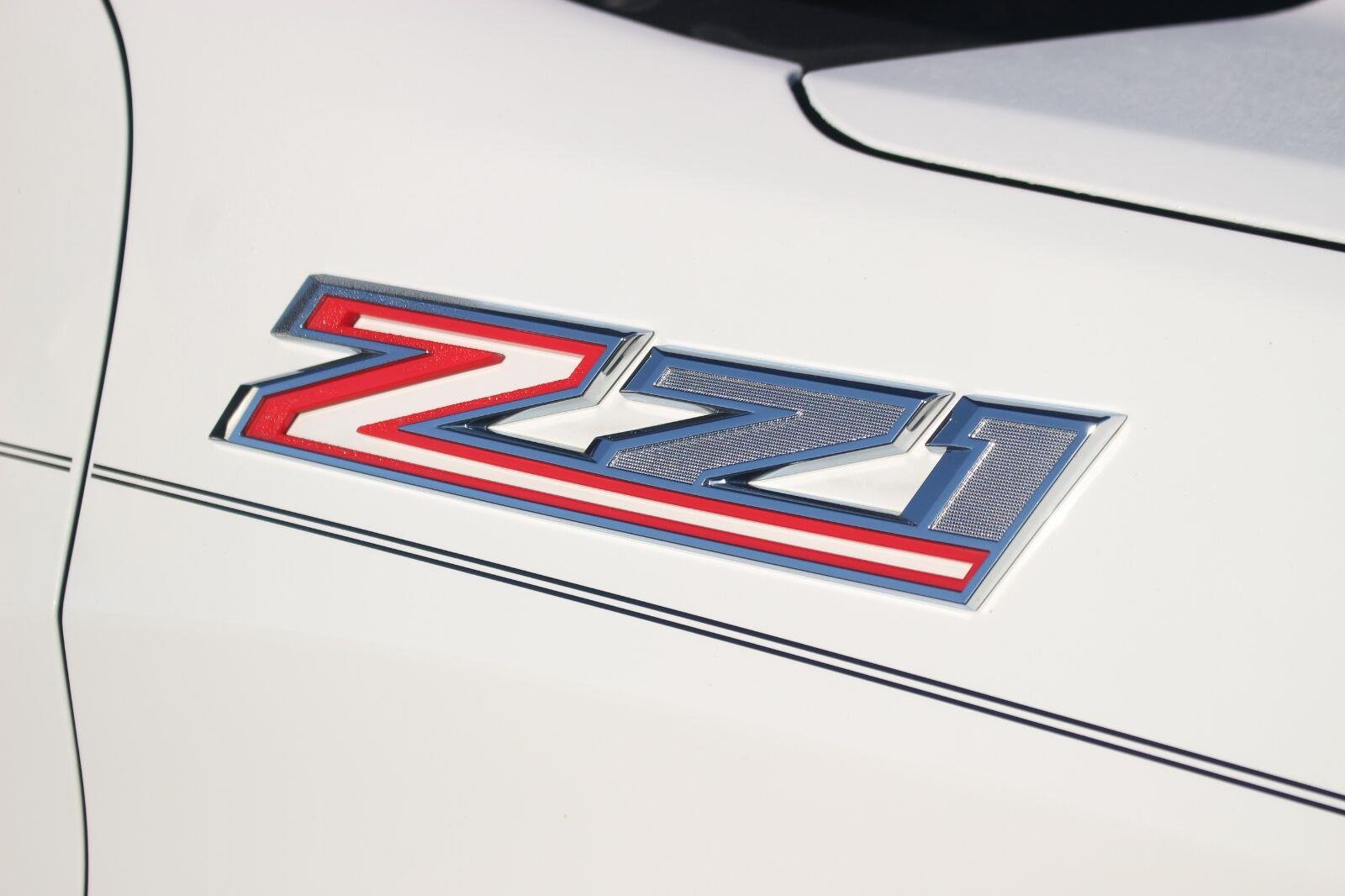 Used 2022 SUMMIT WHITE Chevrolet RST image 11