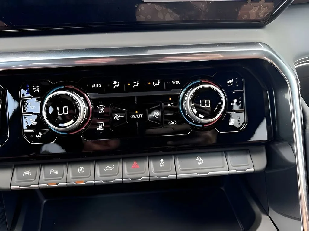 New 2026 Glacier White Tricoat GMC Denali Ultimate image 22
