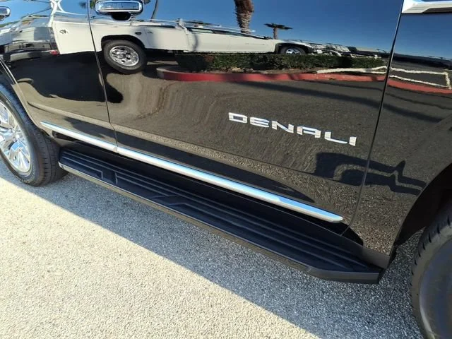 Used 2025 Onyx Black GMC Denali image 14