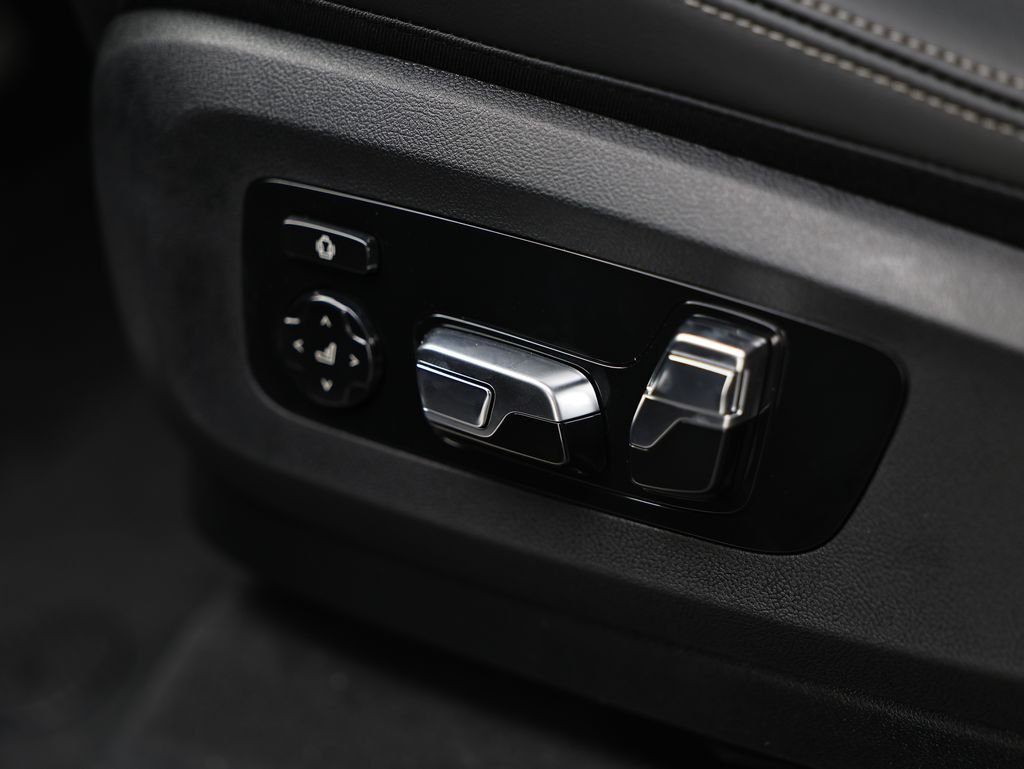 2026 BMW X5 M60i - Photo 23