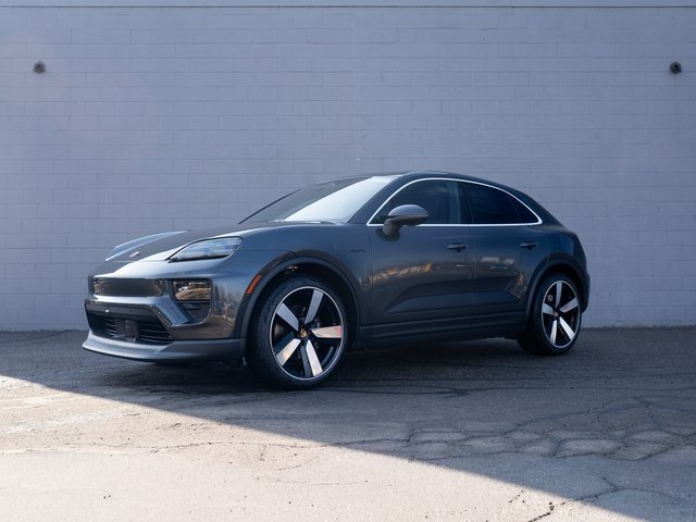2026 Porsche Macan Base