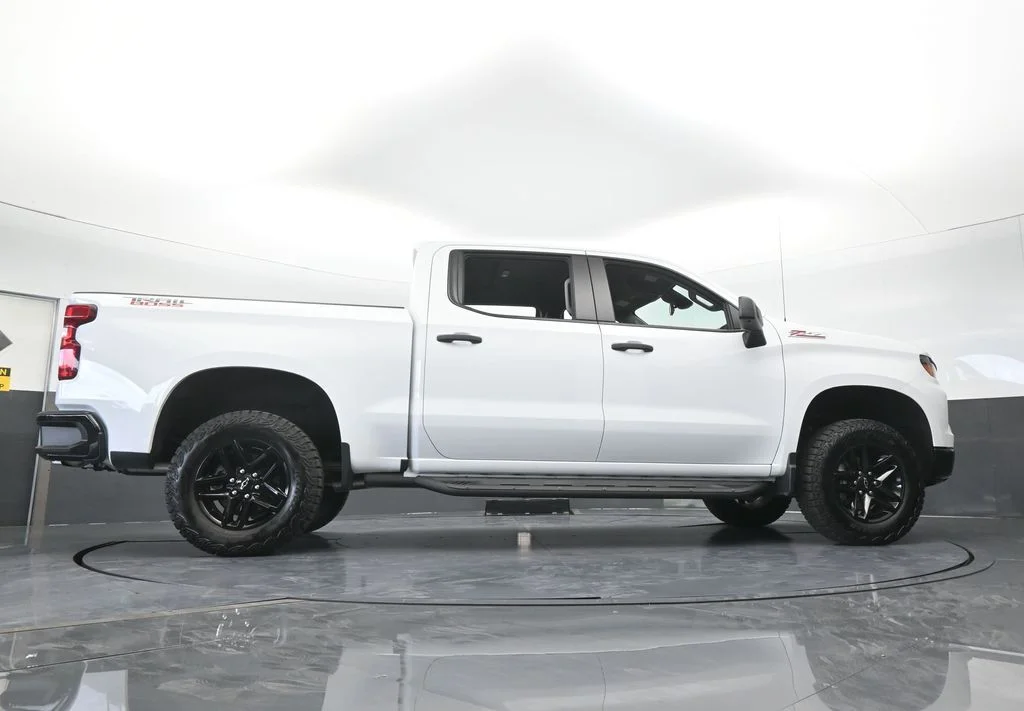 Used 2024 Summit White Chevrolet Custom Trail Boss image 65