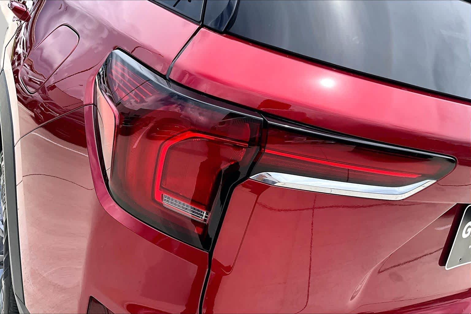 Used 2026 Volcanic Red Tintcoat GMC FWD Elevation image 28