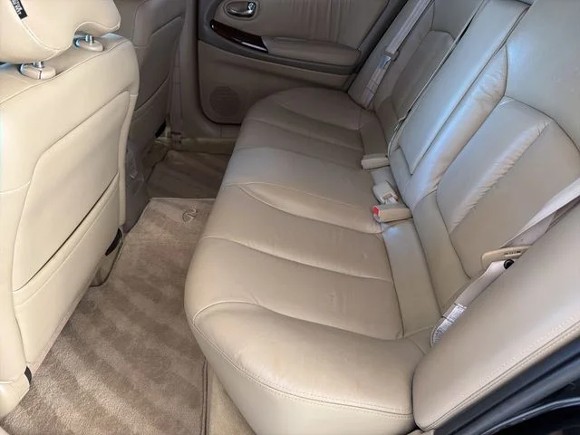 Used 2000 Black Obsidian INFINITI  image 18