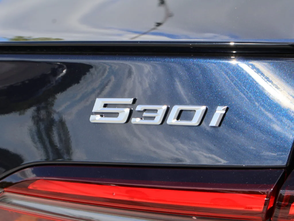 Used 2024 Carbon Black Metallic BMW 530i xDrive image 8