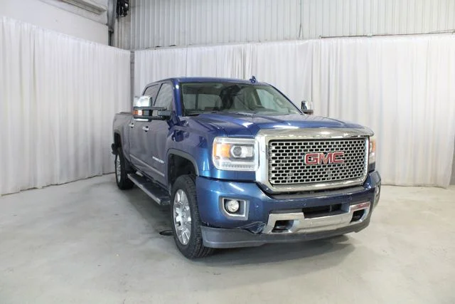 Used 2015 Blue GMC Denali image 37