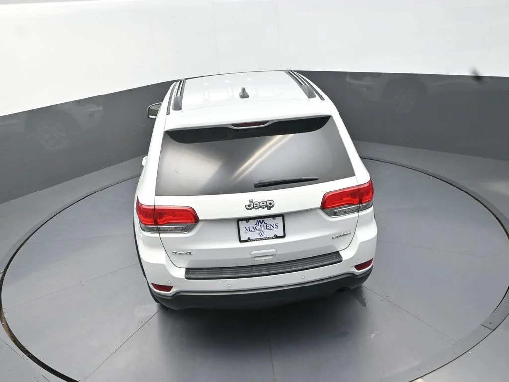 Used 2019 White Jeep Laredo E image 18
