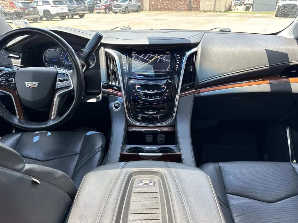 Used 2019 Gray Cadillac Luxury image 27