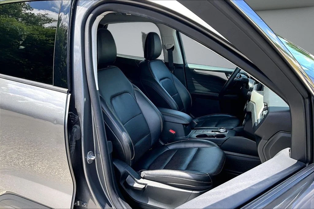 Certified Used 2022 Gray Ford SEL image 29