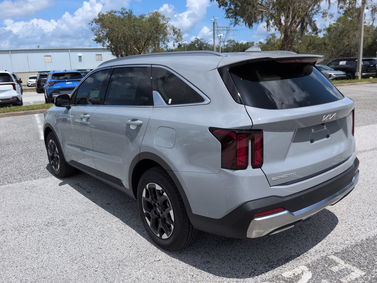 New 2026 Wolf Gray Kia S image 7