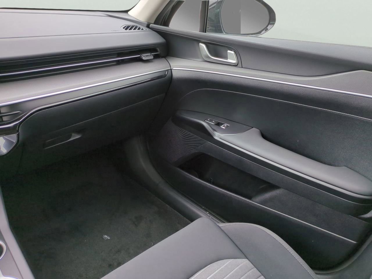 New 2026 Snow White Pearl Kia LXS FWD image 13