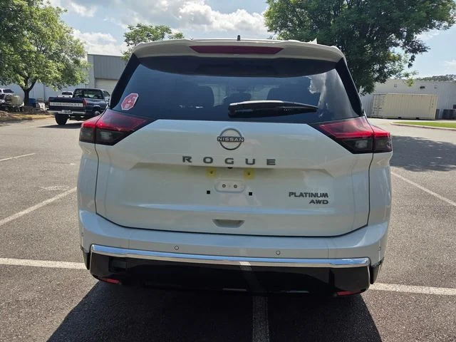 New 2026 Everest White Pearl TriCoat Nissan Platinum image 4