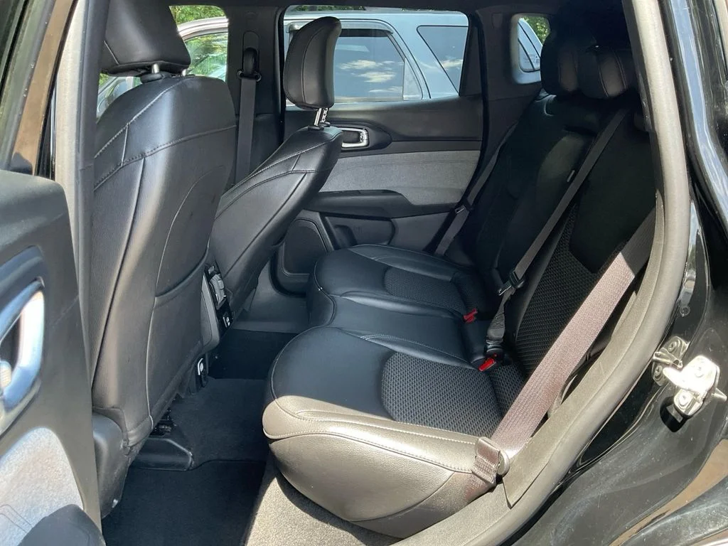 Used 2024 Black Jeep Latitude image 28