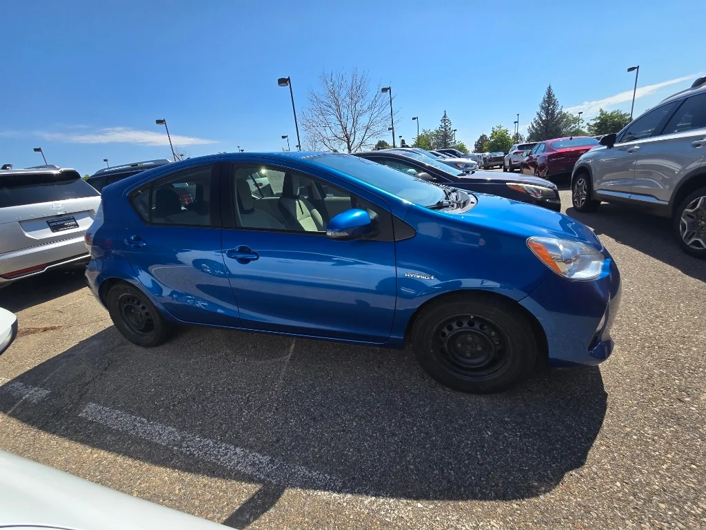 Used 2013 Blue Streak Metallic Toyota One image 15