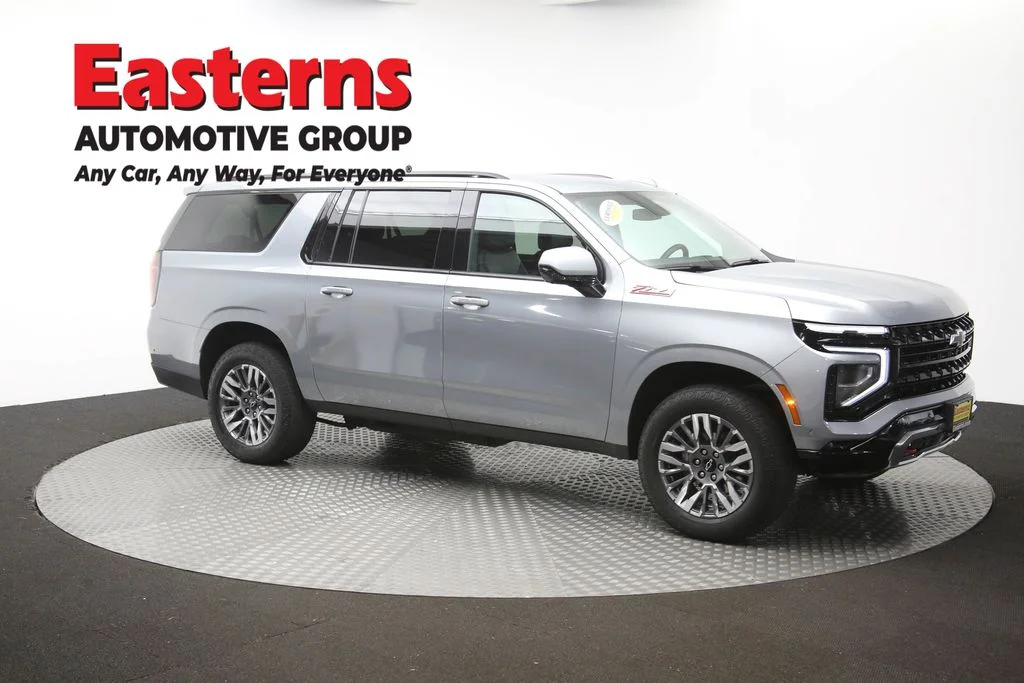 Used 2025 Gray Chevrolet Z71 image 52