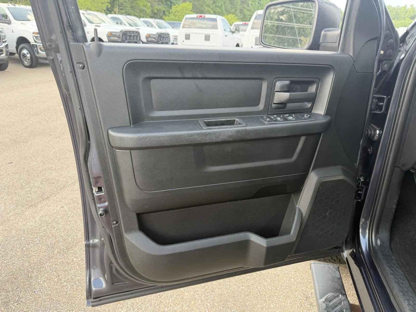 Used 2018 Maximum Steel Metallic Clearcoat Ram Express image 15
