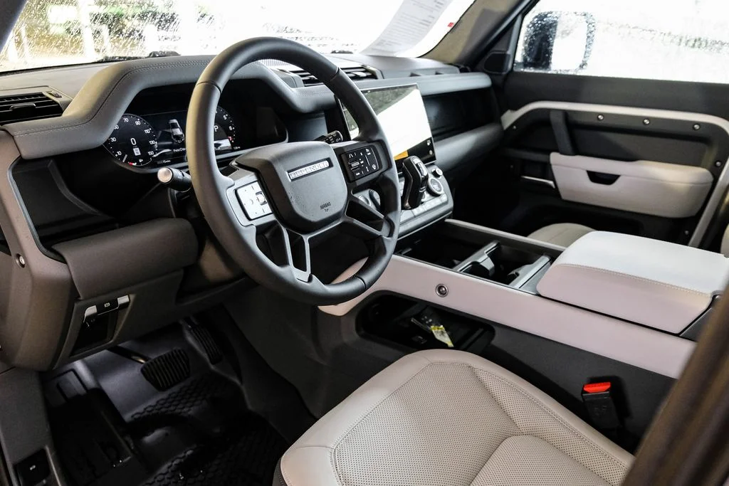New 2026 Borasco Grey Metallic Land Rover S image 2