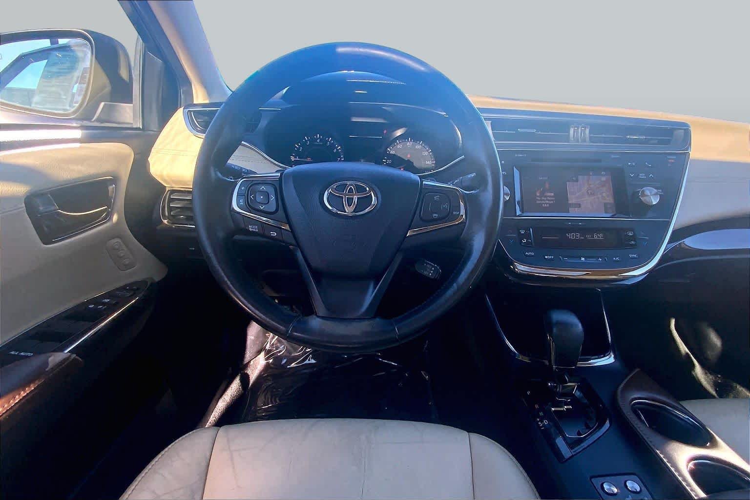 Used 2015 Ooh La La Rouge Mica Toyota XLE Touring image 10