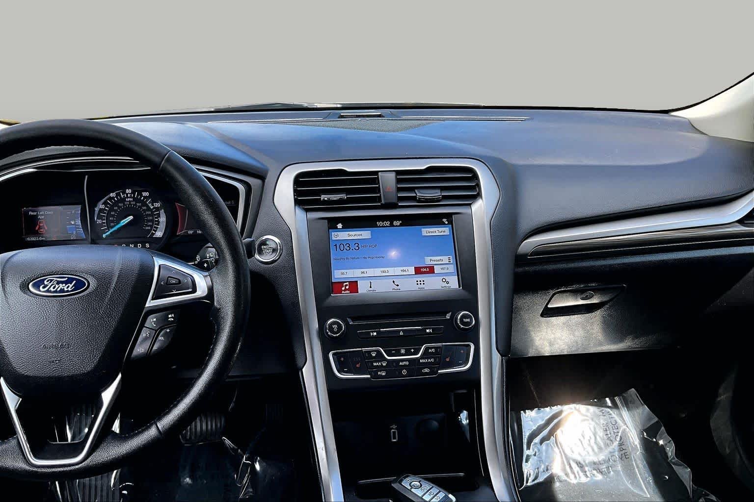 Used 2018 Magnetic Ford SE image 7