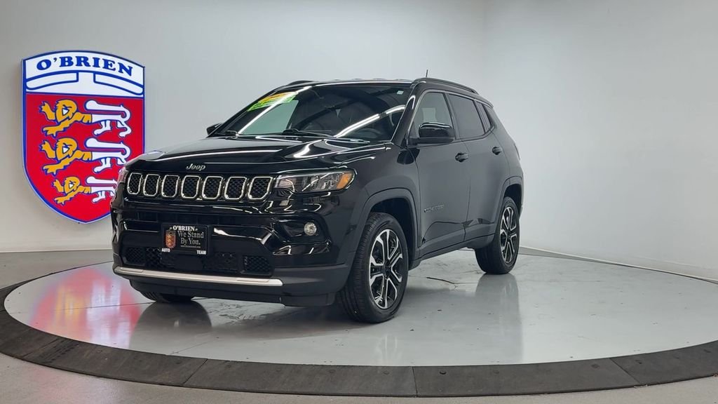 Used 2023 Diamond Black Jeep Limited image 8