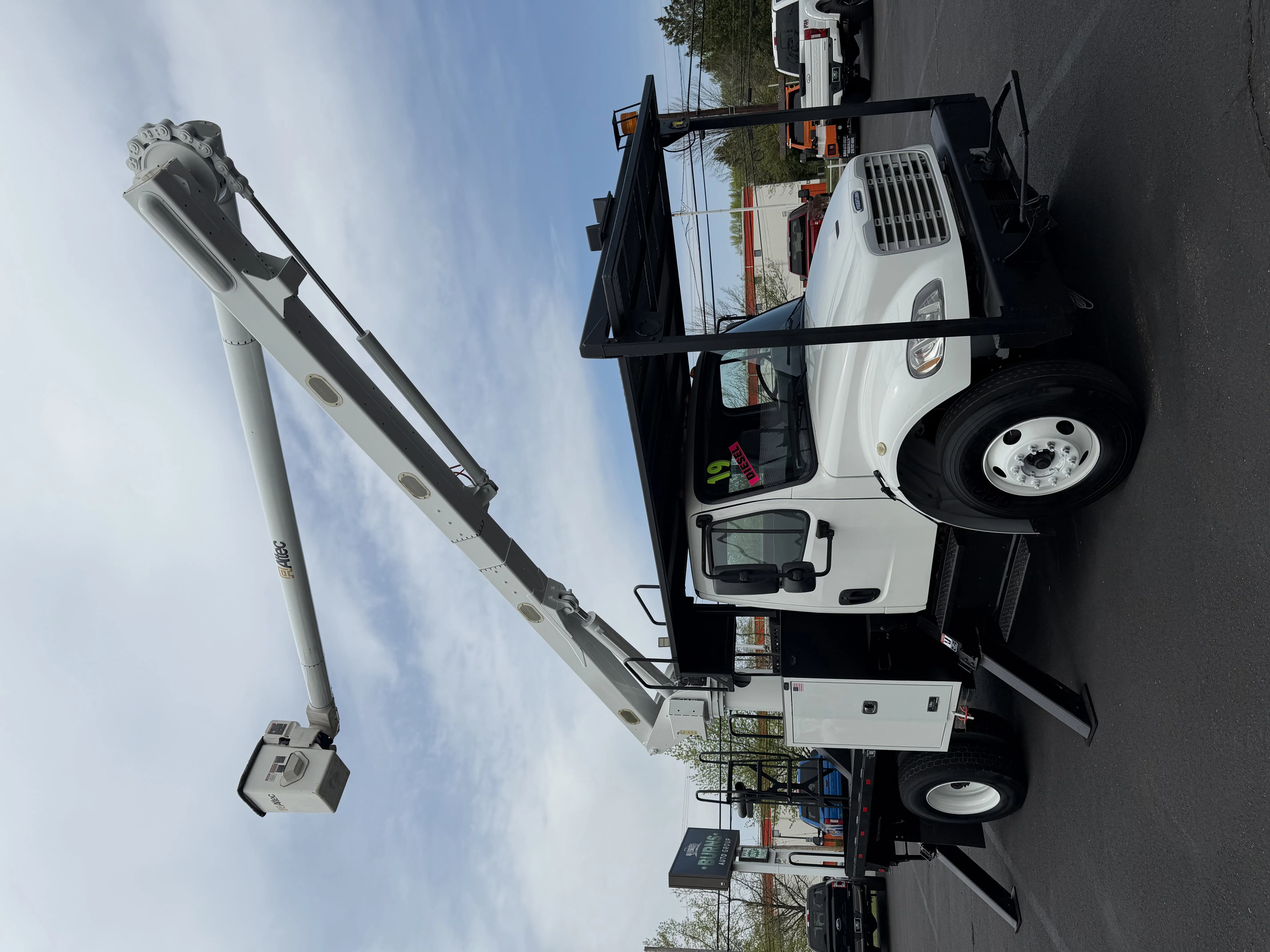 Used 2019 White FREIGHTLINER Under CDL image 7