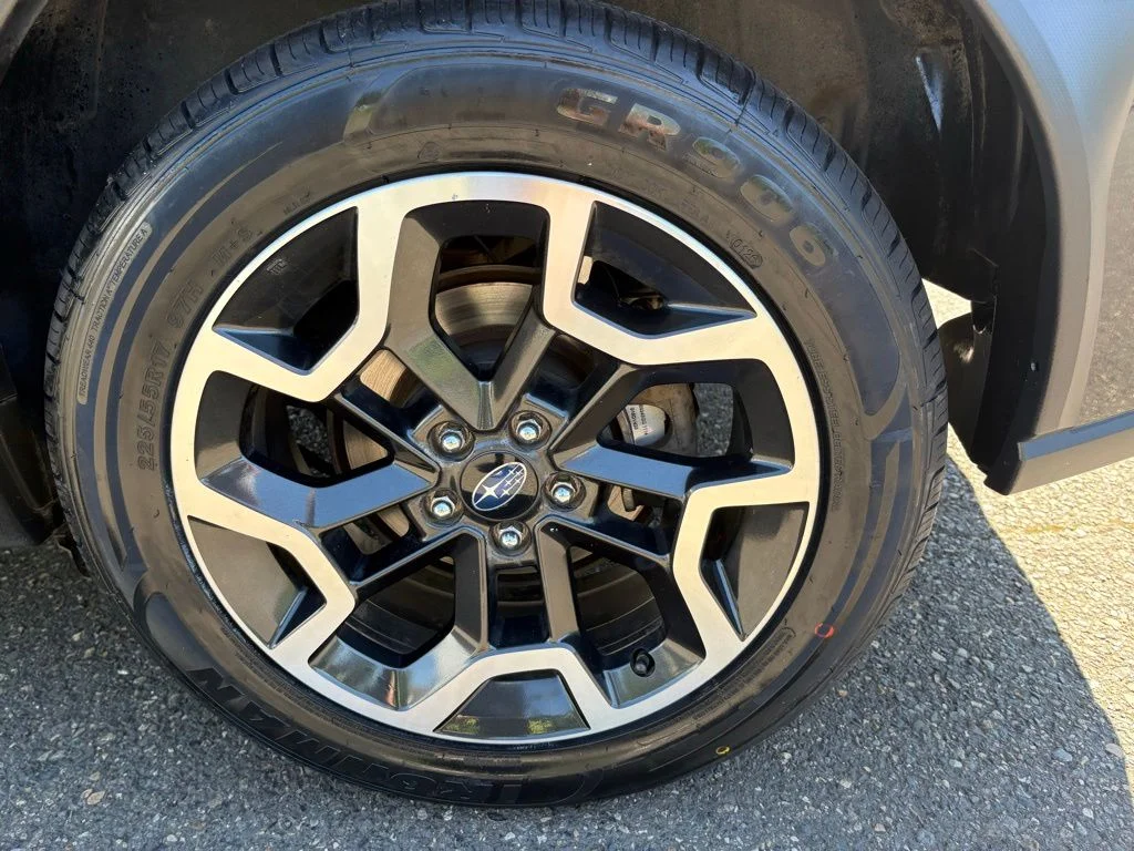 Used 2017 Gray Subaru 2.0i Limited image 10