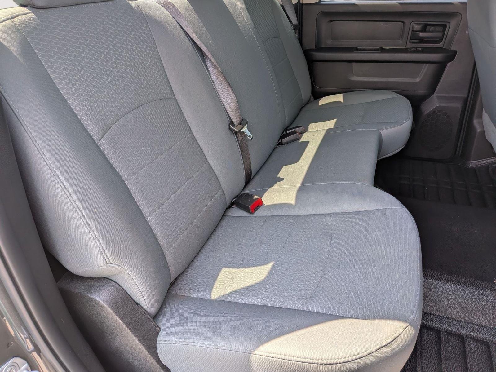 Used 2018 Granite Crystal Metallic Clearcoat Ram Tradesman image 33