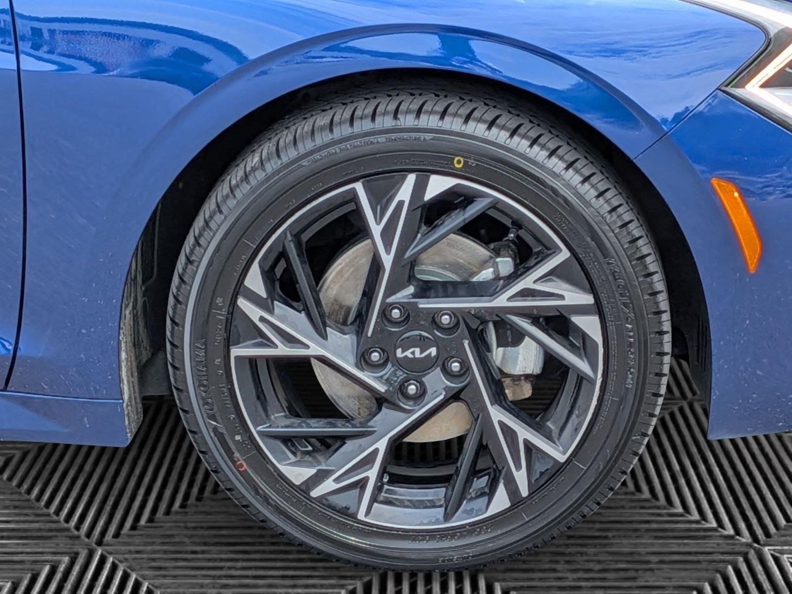 Used 2025 Yacht Blue Kia GT-Line image 9