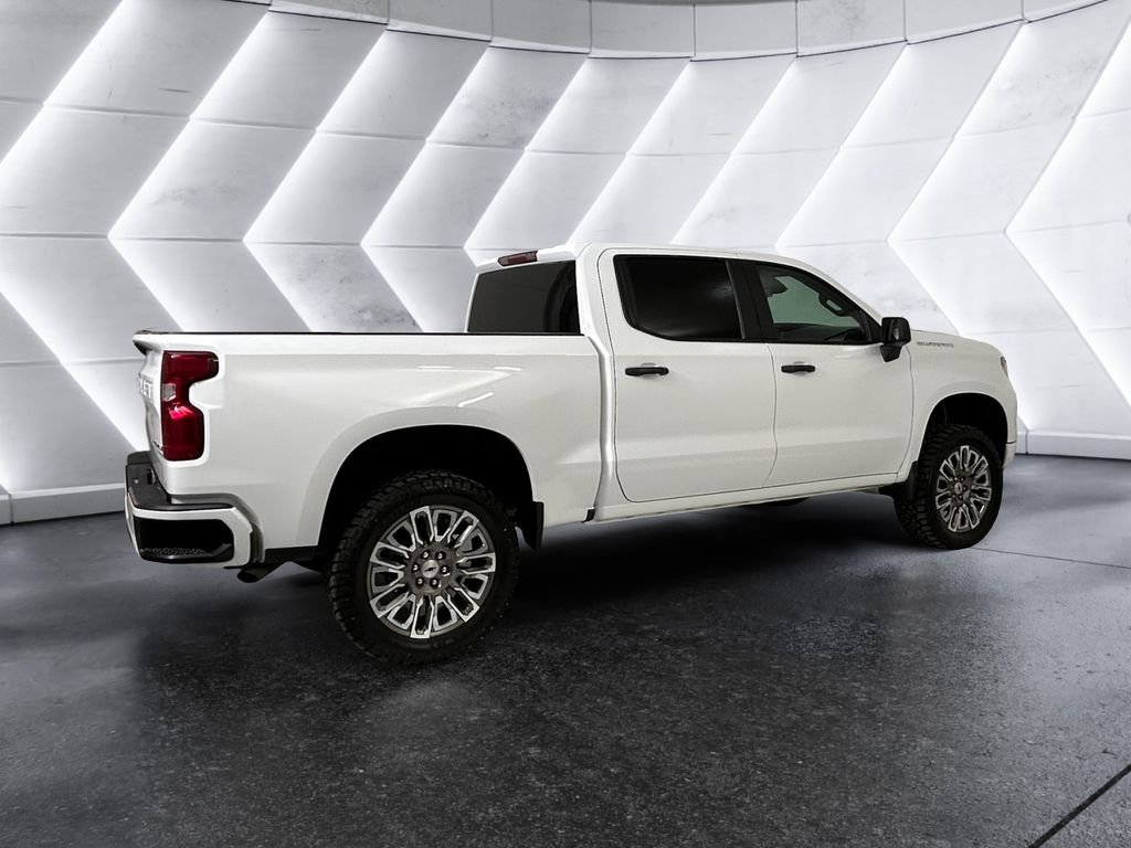 Used 2026 White Chevrolet Custom image 4