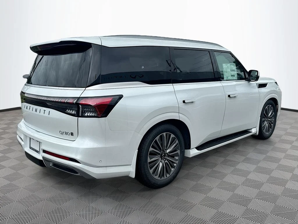 New 2026 RADIANT WHITE INFINITI Luxe 4WD image 5