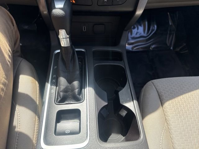 Used 2017 Gold Ford SE image 12
