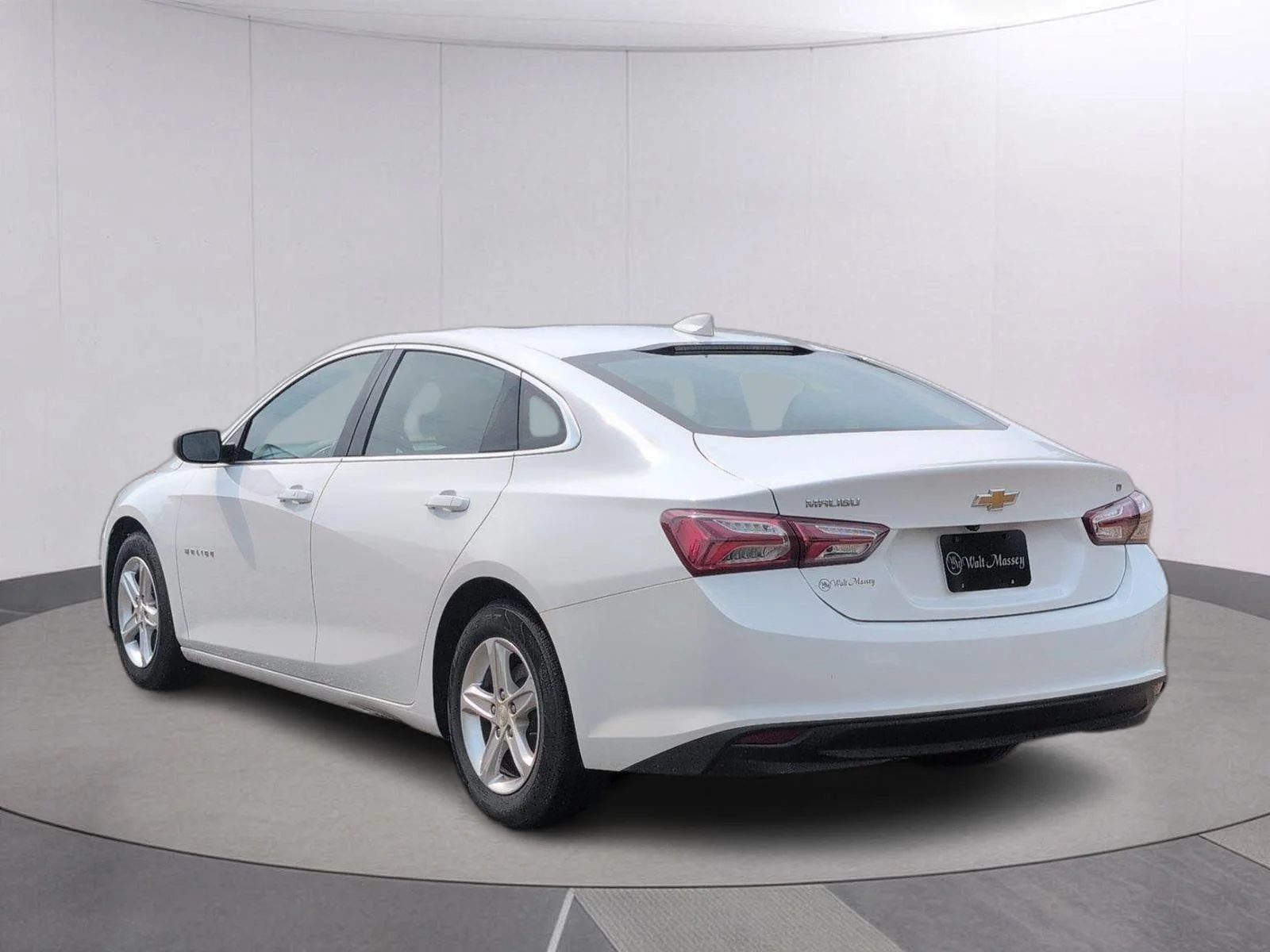 Used 2022 Summit White Chevrolet LT image 3