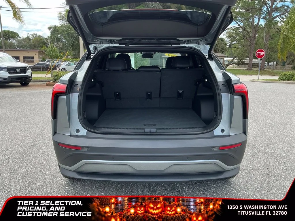 Used 2024 Sterling Gray Metallic Chevrolet LT image 22