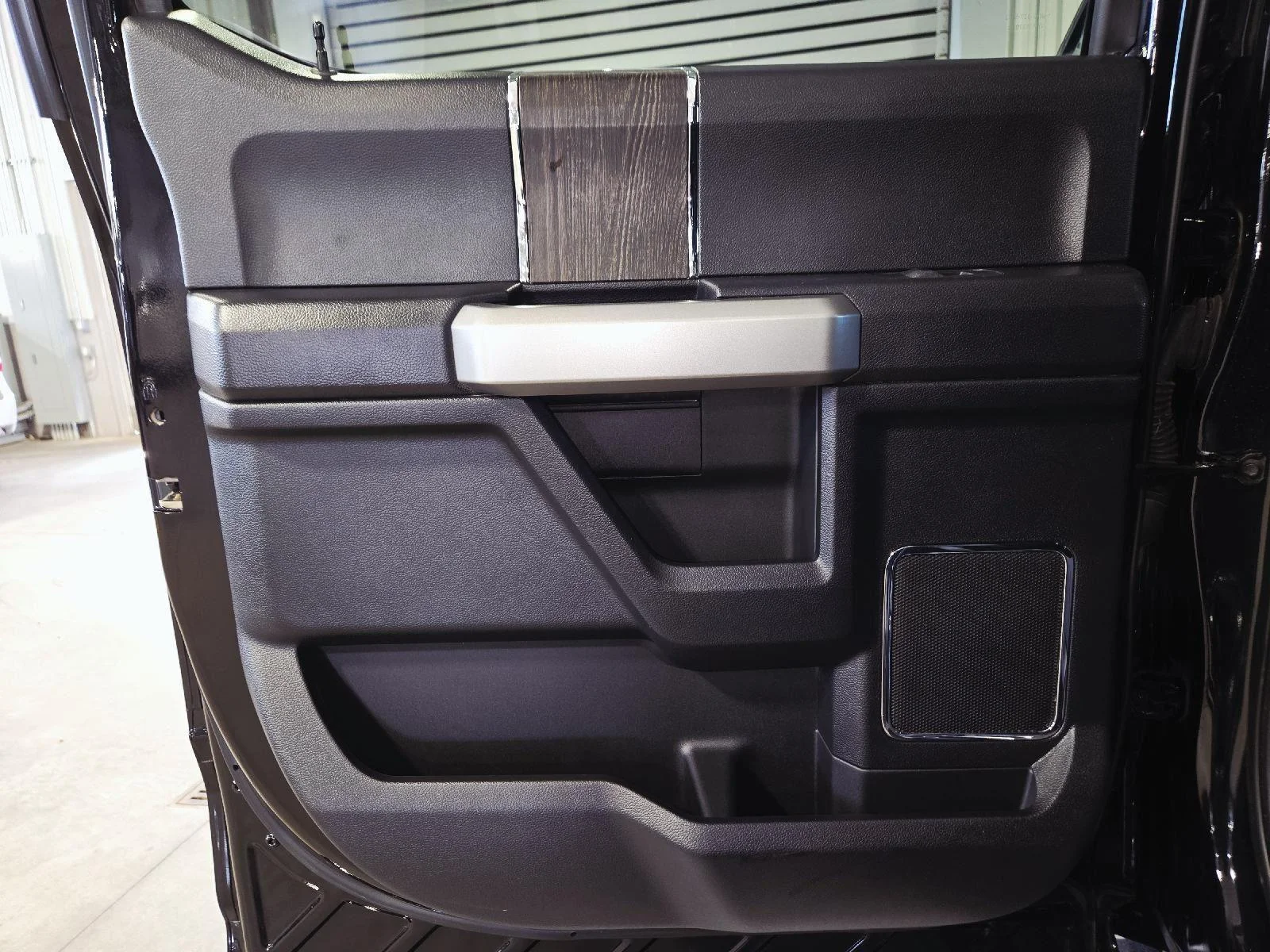 Used 2020 Agate Black Ford Lariat image 36