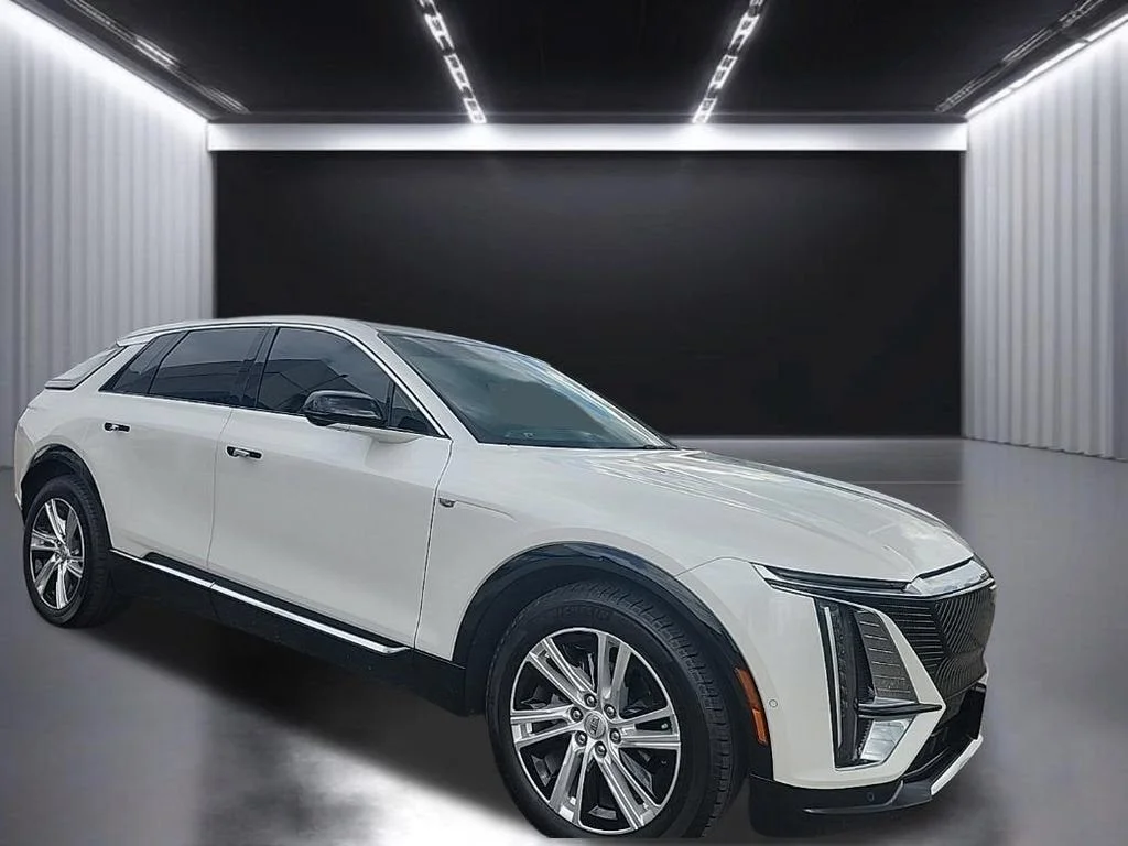 Used 2024 White Cadillac Tech image 6