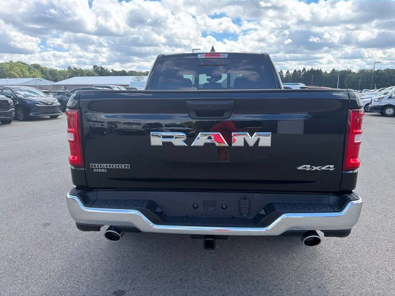 New 2026 Diamond Black Crystal Pearl-Coat Exterior Paint RAM Big Horn/Lone Star image 4