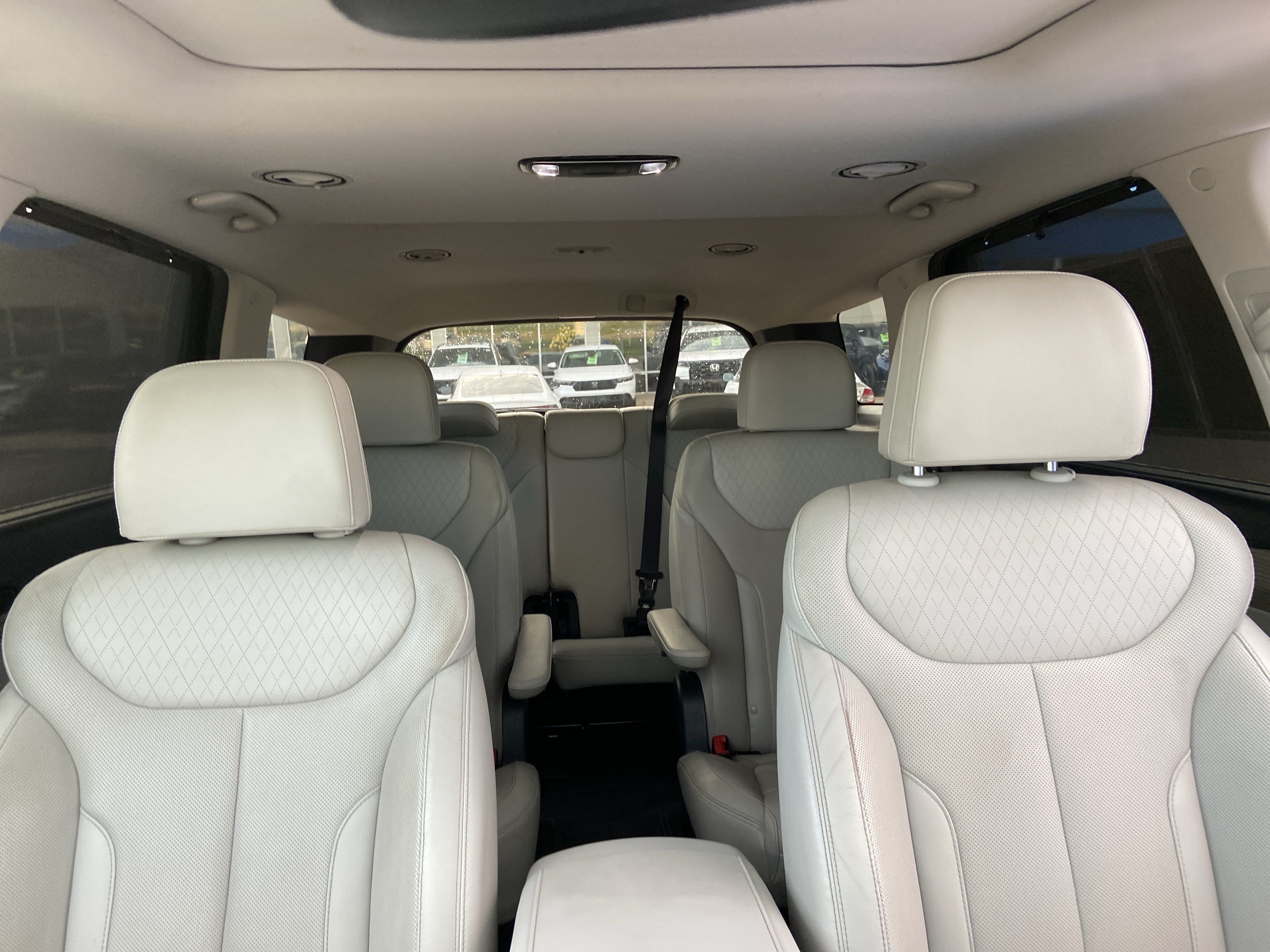 Used 2020 Hyper White Hyundai SEL image 19