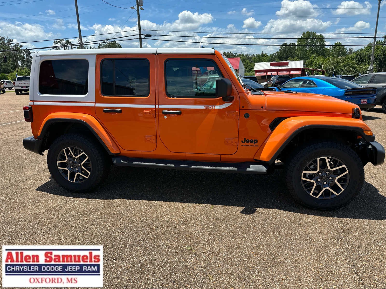 New 2026 Joose Exterior Paint Jeep Sahara image 2