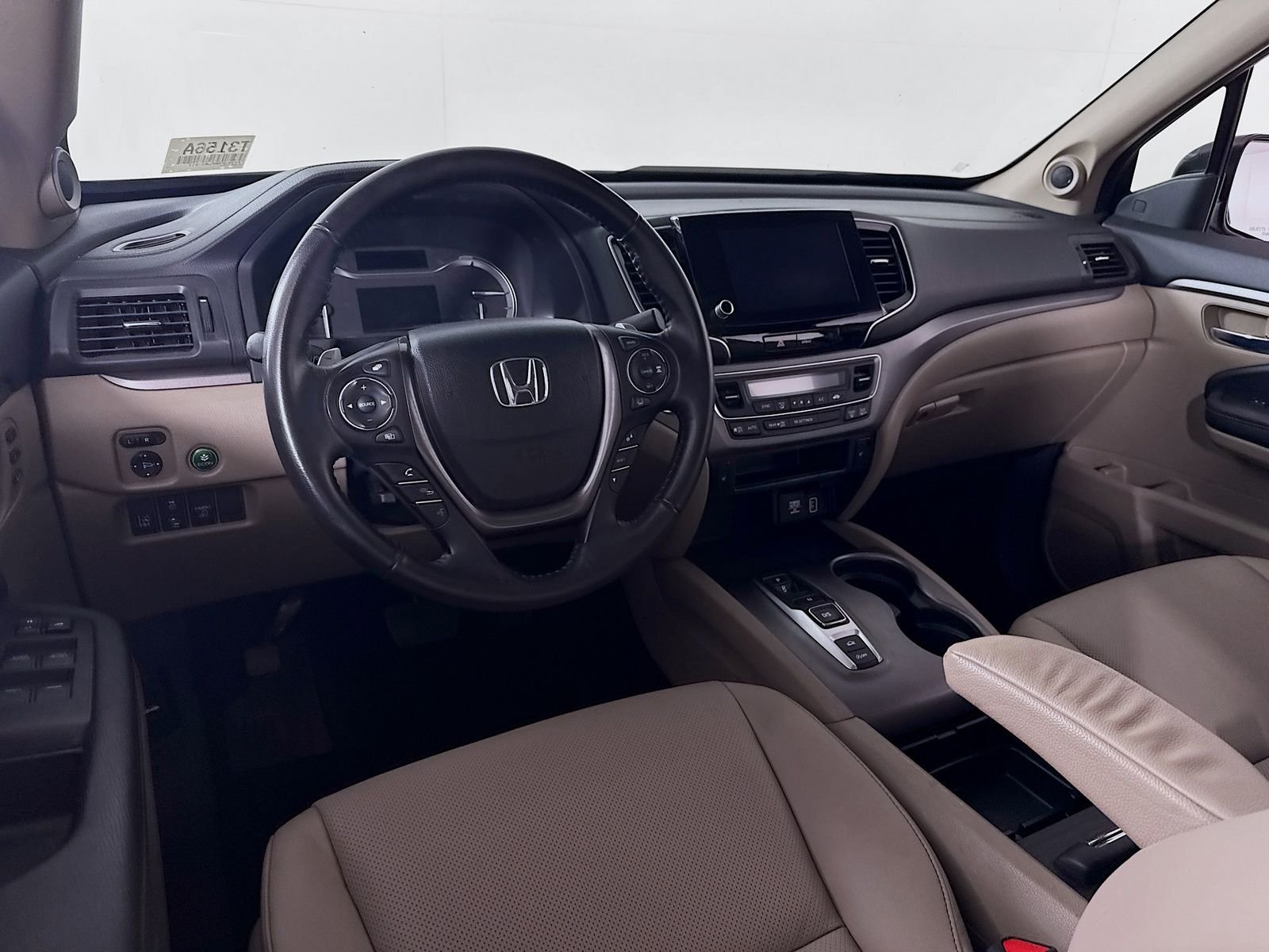 Used 2023 Lunar Silver Metallic Honda RTL image 19