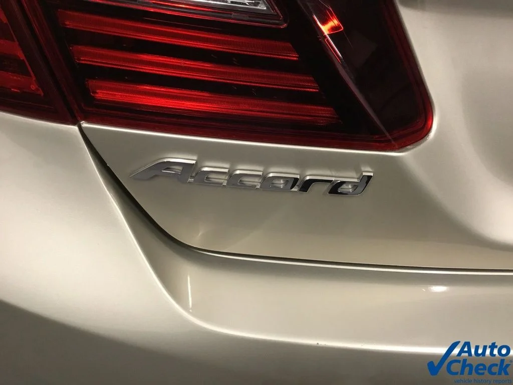 Used 2017 Beige Honda EX-L image 14