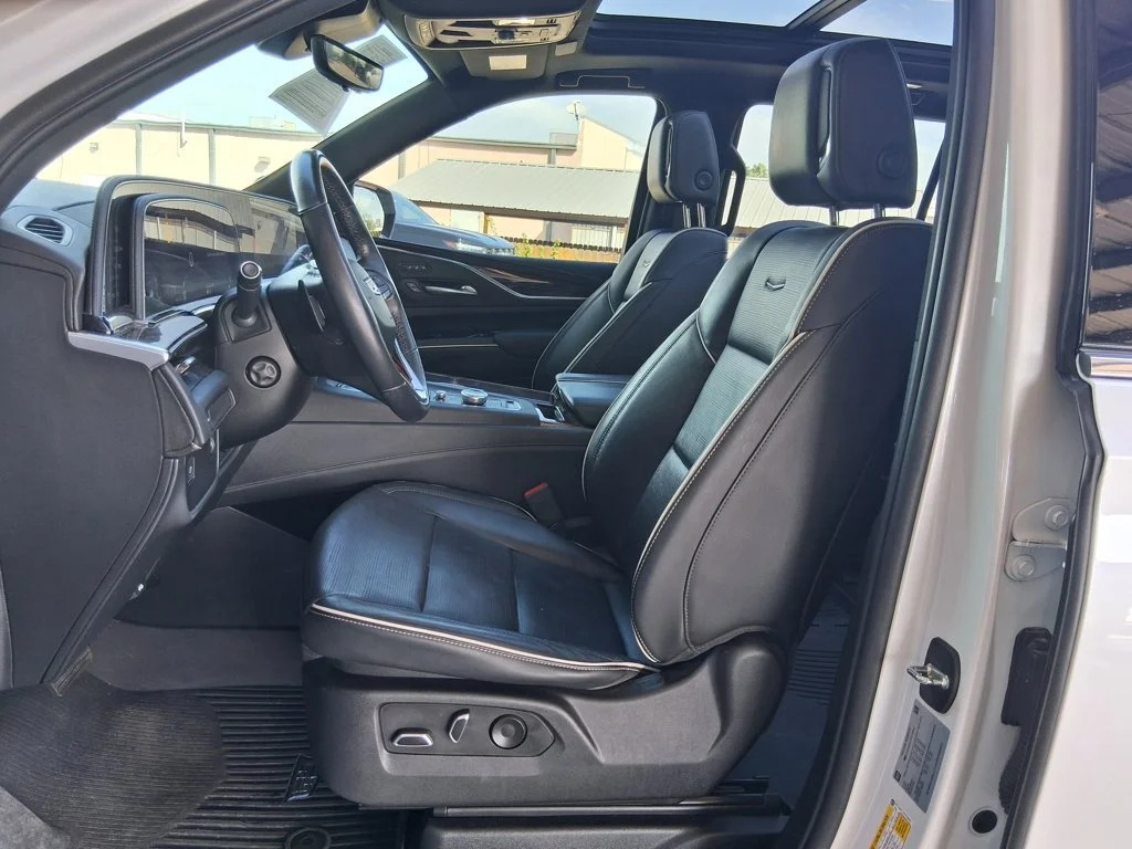 Used 2023 CRYSTAL WHITE TRICOAT Cadillac RWD Premium Luxury image 20