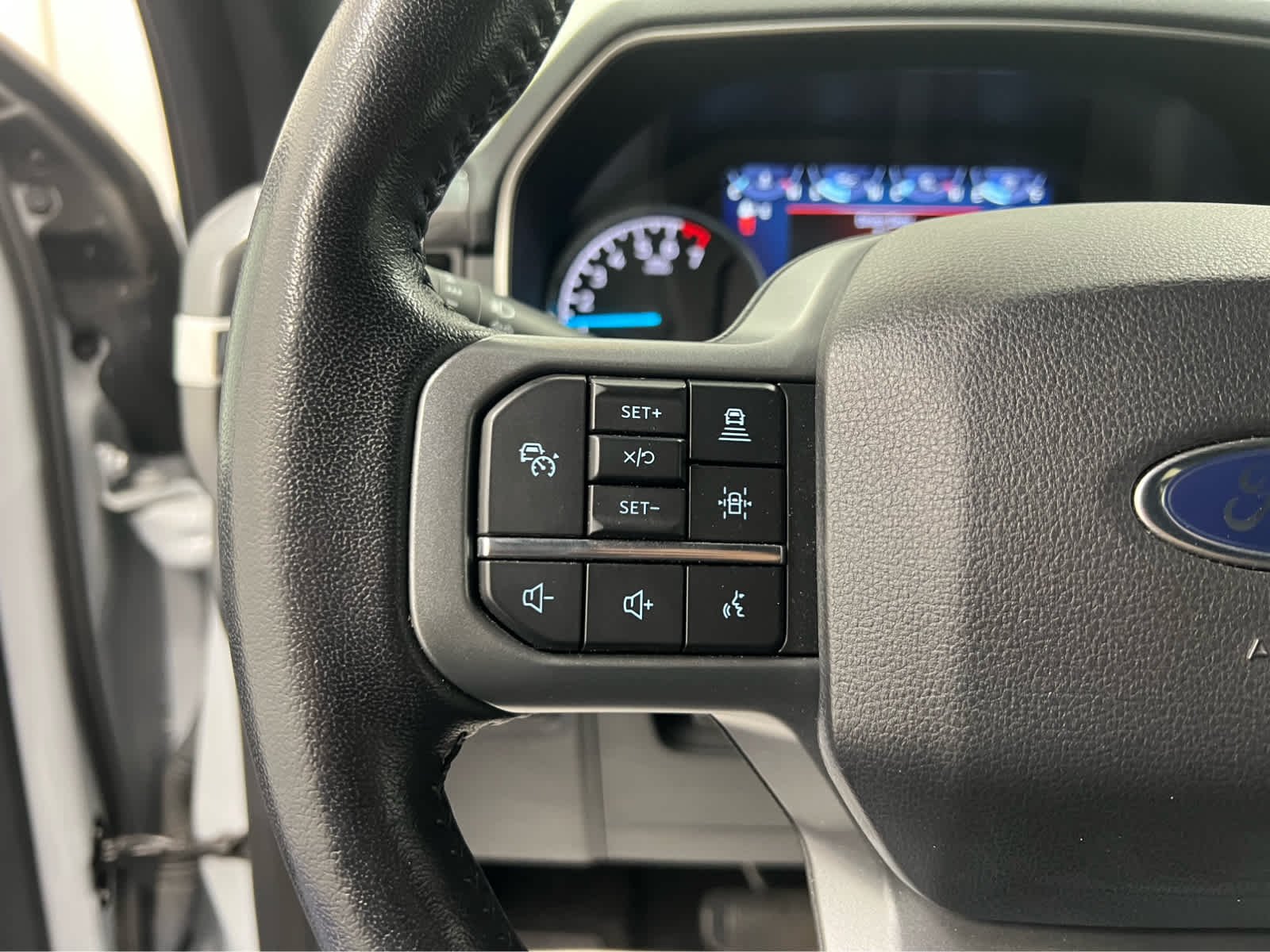 Used 2022 Space White Metallic Ford XLT image 14