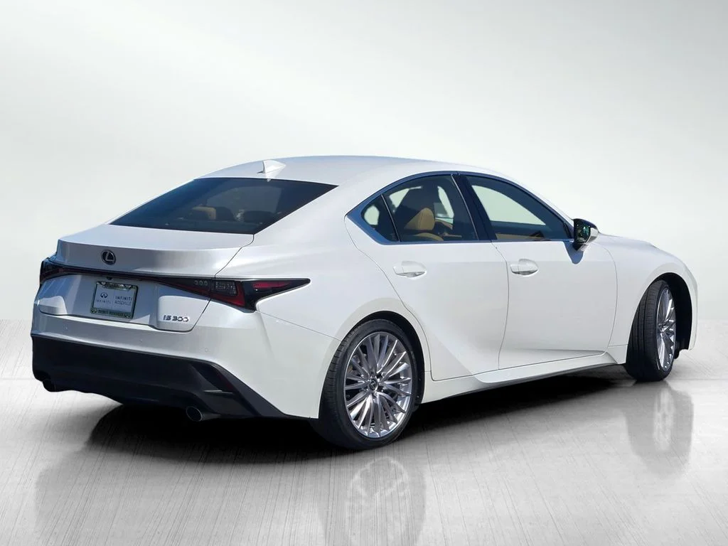 Used 2023 White Pearl Lexus 300 image 4