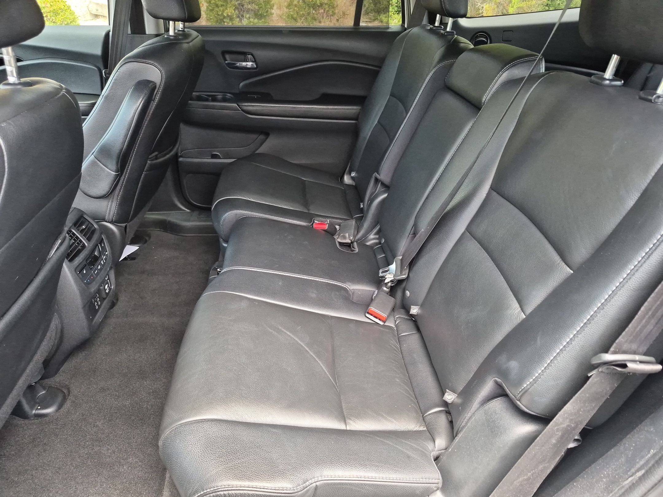 Used 2019 White Diamond Pearl Honda Touring 8-Passenger image 29