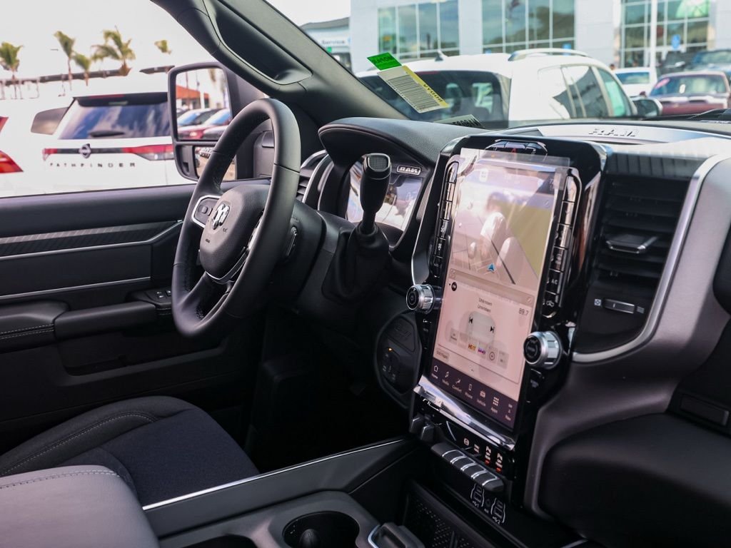 New 2026 Diamond Black Crystal Pearl-Coat Exterior Paint RAM Big Horn Night Edition image 19