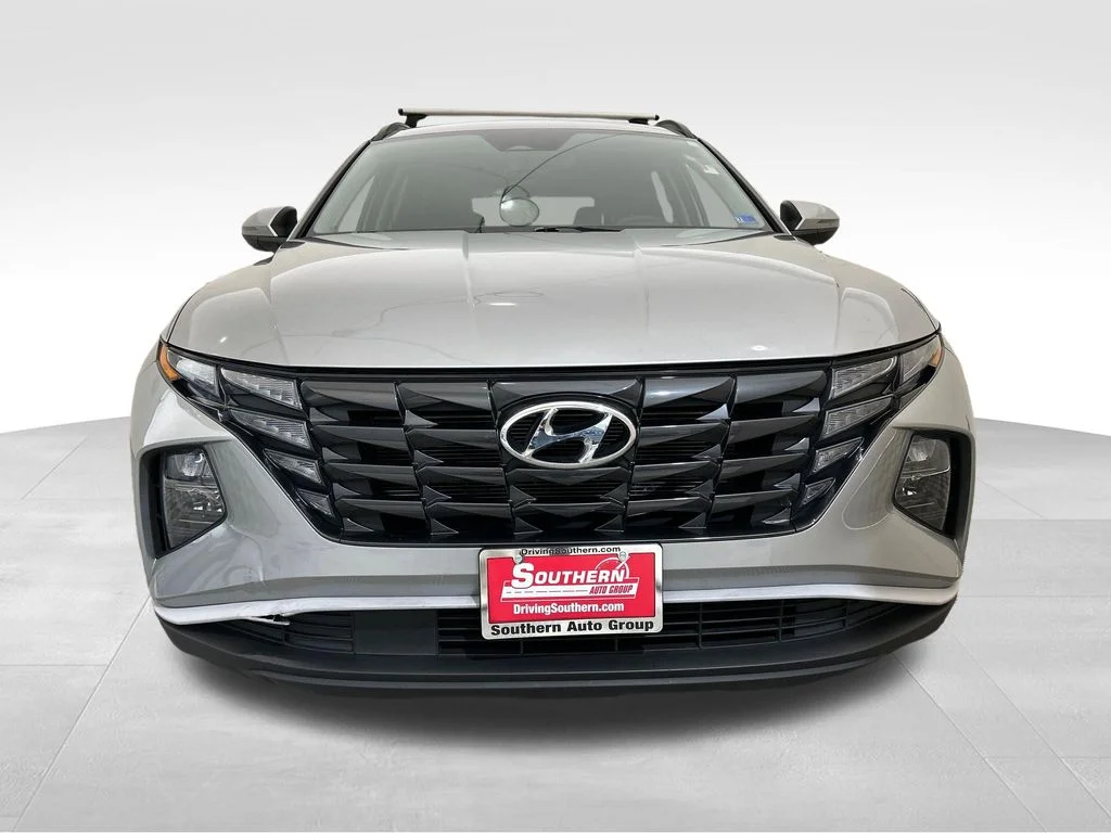 Used 2023 Silver Hyundai SEL image 9