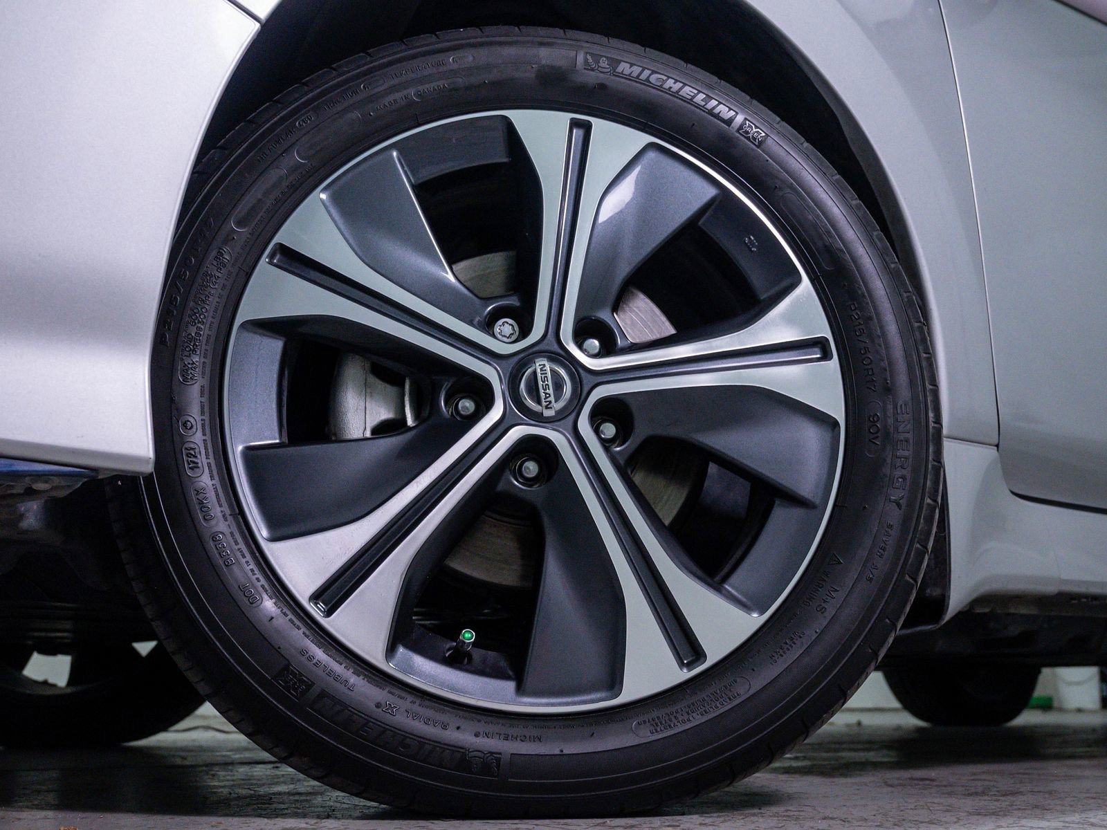 Used 2022 Brilliant Silver Nissan SV PLUS image 6