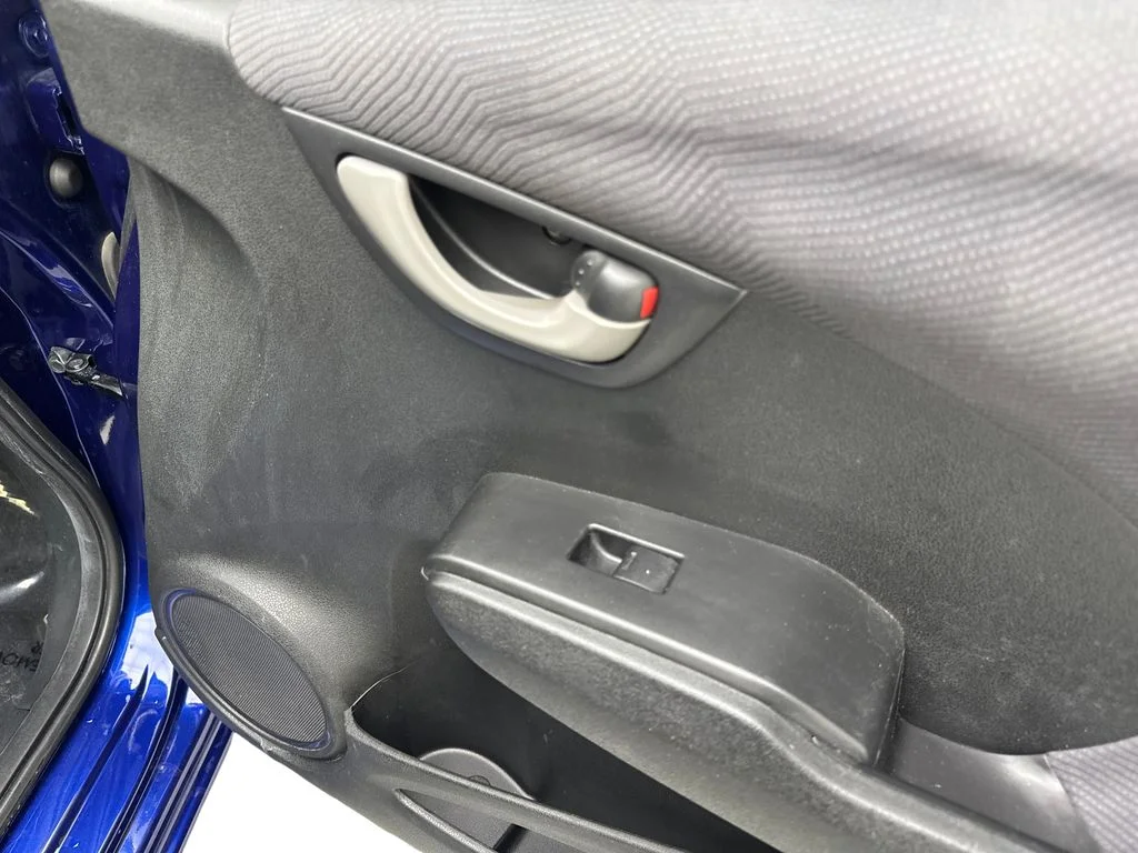 Used 2011  Honda Base image 47