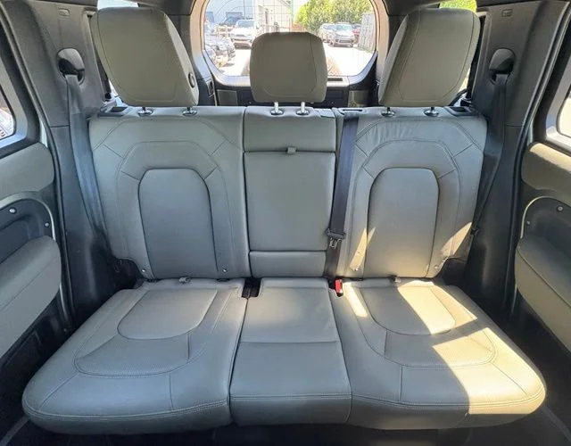Certified Used 2023 Green Land Rover S image 35