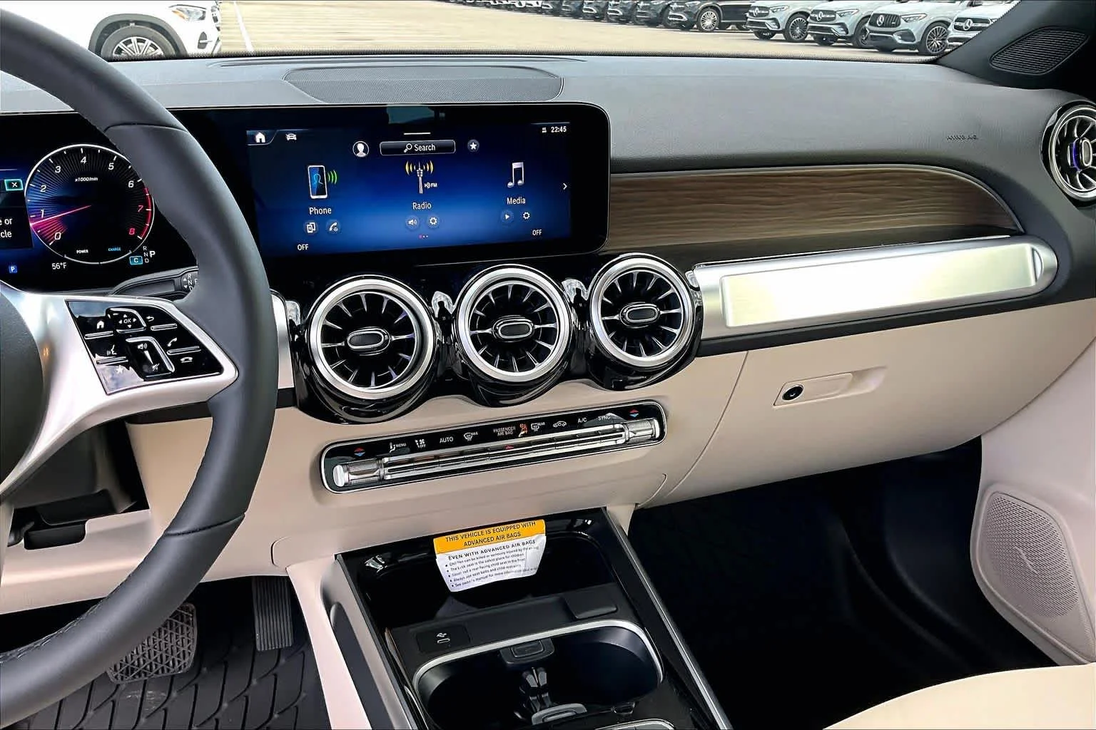 New 2026 Polar White Mercedes-Benz GLB 250 image 6